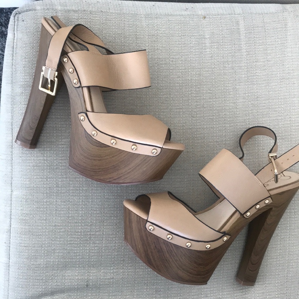 Jessica Simpson platform hills